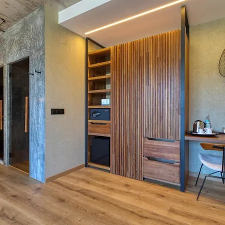 Hotel Well & 3*