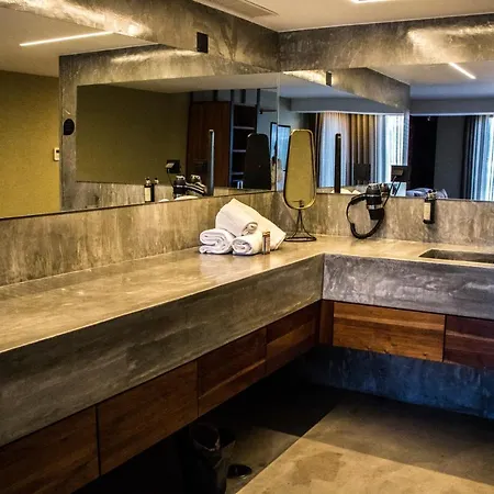 Hotel Well &