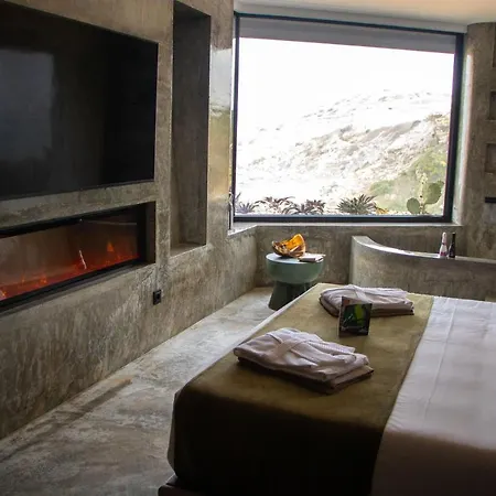 Well & Hotel Maceira (Lisbon)