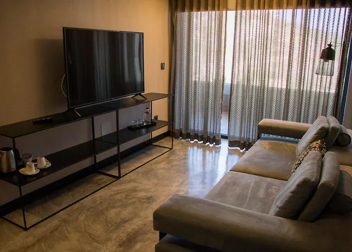 Well & 3* מסיירה